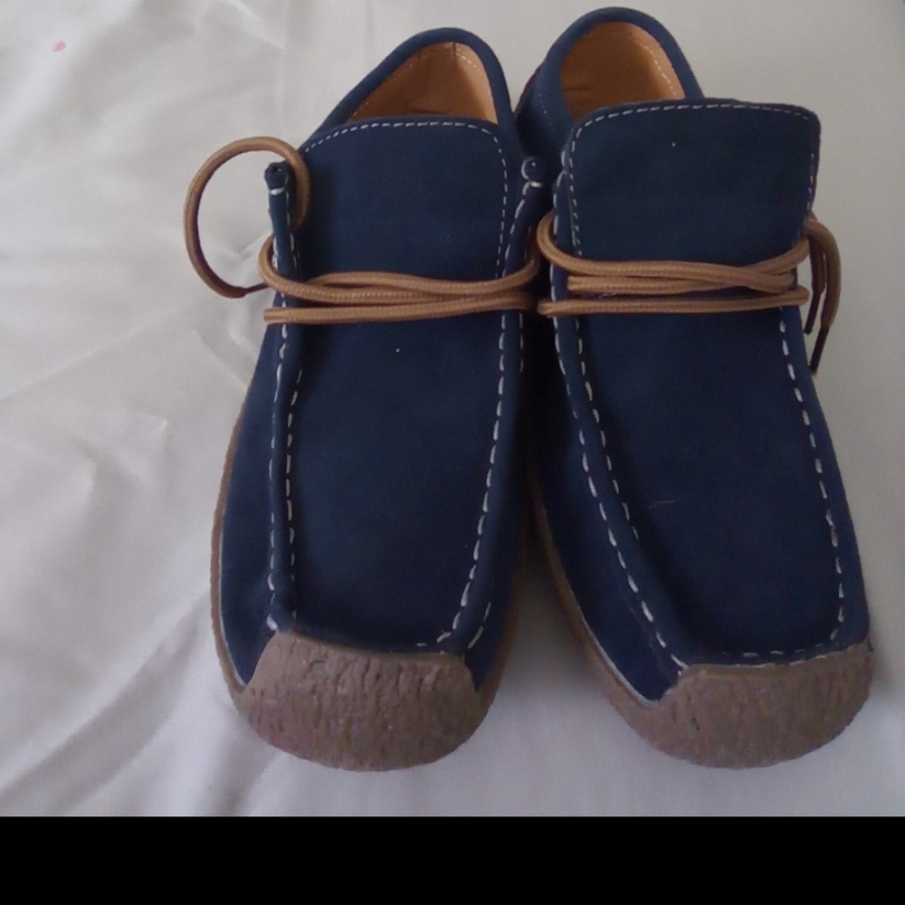Shoes - Picture 2 of 3
